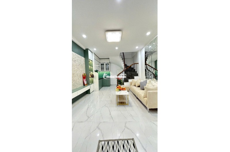 Bán nhà Vĩnh Hưng, Hoàng Mai dưới 5.6 tỷ. DT 30m2 x 6 tầng. Ngõ thoáng ô tô.